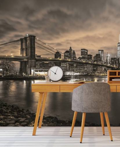 mörk new york city tapetväggmålning som heter Brooklyn Bridge och Manhattan Dramatic Skyline av Assaf Frank