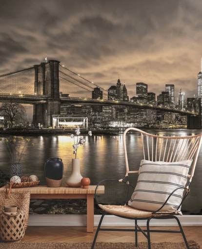 mural oscuro de papel pintado de la ciudad de Nueva York llamado Puente de Brooklyn y horizonte dramático de Manhattan de Assaf Frank