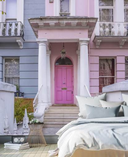 Decorazione murale con casa colorata di Notting Hill