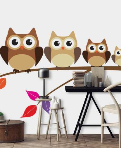 Família da coruja dos desenhos animados no mural da parede