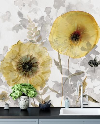 mural de papel pintado floral personalizado dorado y gris llamado Transparent Gold de Carol Robinson para comedores