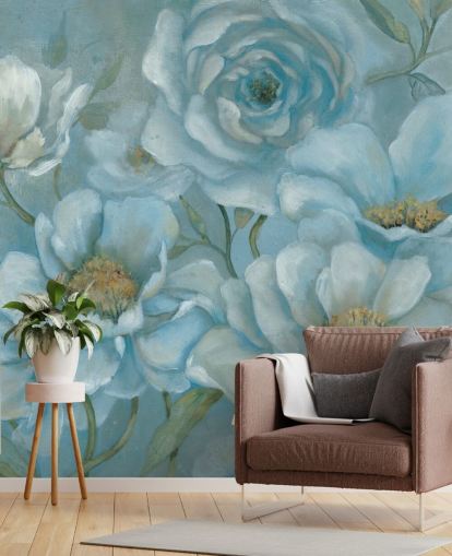 Decorazione murale con grandi fiori blu pastello