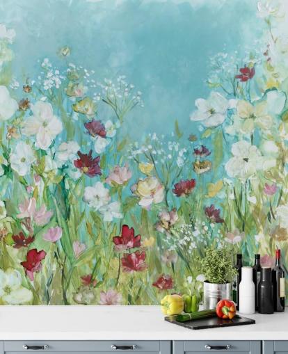 kleurrijke bloemenbehangmuurschildering op maat genaamd Wildflowers and Lace van Carol Robinson voor woonkamers