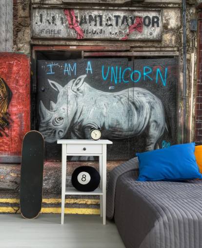 gespoten aanpasbare graffitibehangmuurschildering genaamd Be What You Want to Be van Nick Jackson voor slaapkamers of kantoor gespoten aanpasbare graffitibehangmuurschildering genaamd Be What You Want to Be van Nick Jackson voor slaapkamers of kantoor