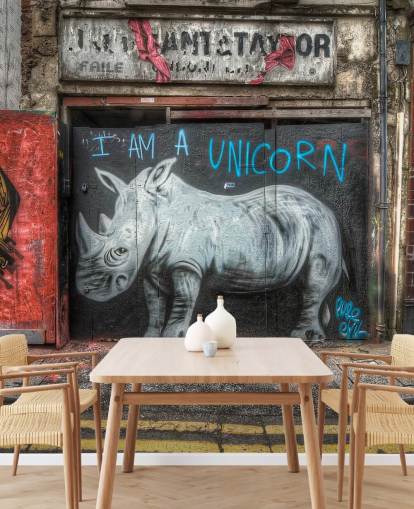 gespoten aanpasbare graffitibehangmuurschildering genaamd Be What You Want to Be van Nick Jackson voor slaapkamers of kantoor