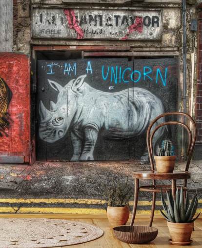 carta da parati murale con graffiti personalizzabile verniciata a spruzzo chiamata Be What You Want to Be di Nick Jackson per camere da letto o ufficio