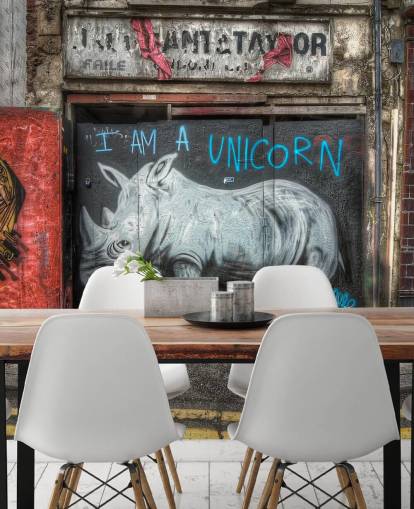 gespoten aanpasbare graffitibehangmuurschildering genaamd Be What You Want to Be van Nick Jackson voor slaapkamers of kantoor