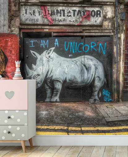 gespoten aanpasbare graffitibehangmuurschildering genaamd Be What You Want to Be van Nick Jackson voor slaapkamers of kantoor