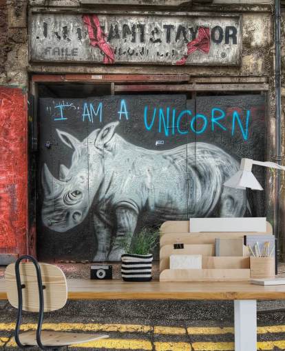 mural de papel de parede de grafite personalizável pintado com spray chamado Be What You Want to Be de Nick Jackson para quartos ou escritório mural de papel de parede de grafite personalizável pintado com spray chamado Be What You Want to Be de Nick Jackson para quartos ou escritório