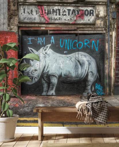 gespoten aanpasbare graffitibehangmuurschildering genaamd Be What You Want to Be van Nick Jackson voor slaapkamers of kantoor