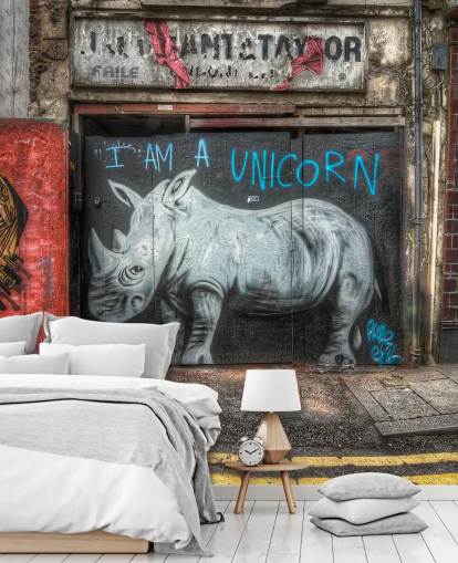 mural de papel de parede de grafite personalizável pintado com spray chamado Be What You Want to Be de Nick Jackson para quartos ou escritório