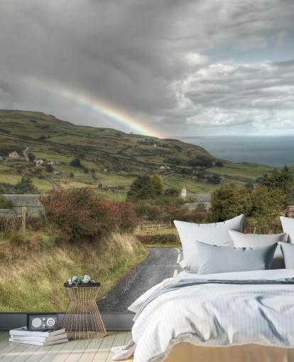 Stürmischer Regenbogen auf dem Lande Fototapete