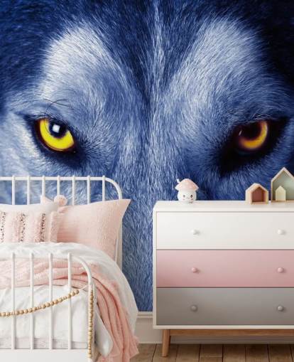 Papier peint gros plan du visage de loup, yeux jaunes et fourrure bleue