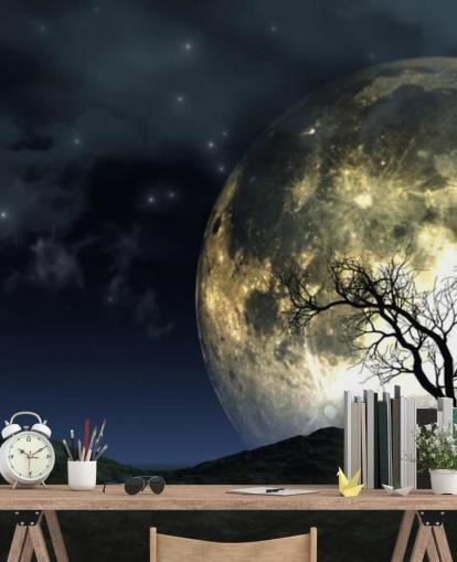 Fondo de pantalla de luna brillante detrás del árbol