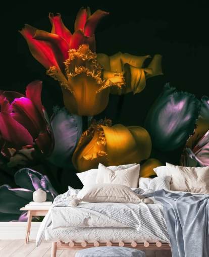 papier peint mural floral foncé appelé Exotic Blooms pour les chambres et les salons