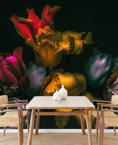 papier peint mural floral foncé appelé Exotic Blooms pour les chambres et les salons