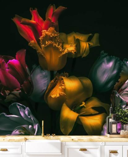 tumma kukka-taustakuvamaalaus nimeltä Exotic Blooms makuuhuoneisiin ja olohuoneisiin tumma kukka-taustakuvamaalaus nimeltä Exotic Blooms makuuhuoneisiin ja olohuoneisiin