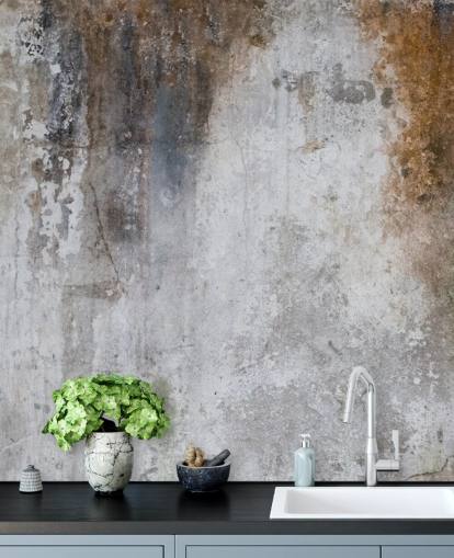 Graue und braune, personalisierbare Betontapete namens Aged Concrete für Küchen