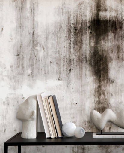 mural de papel pintado industrial gris y negro llamado One Place Black para cocinas y dormitorios modernos de Wallsauce