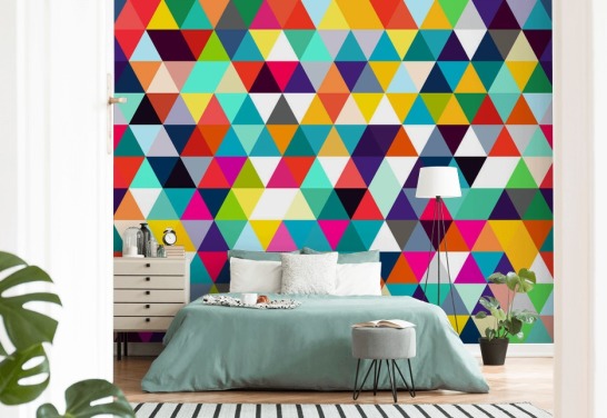 Meerkleurig driehoekig geometrisch behang