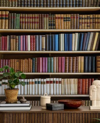 papier peint mural de bibliothèque appelé Old Books Bookcase pour salons, bureaux et bibliothèques