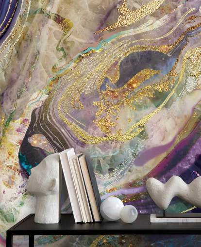 mural de papel de parede de mármore dourado e roxo chamado Gold Dust Purple para quartos e salas de estar