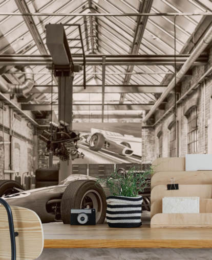 schwarz-weiße, individuell gestaltbare Vintage-Tapete mit dem Titel „Vintage-Rennwagen-Foto“ für Büros und Fitnessstudios
