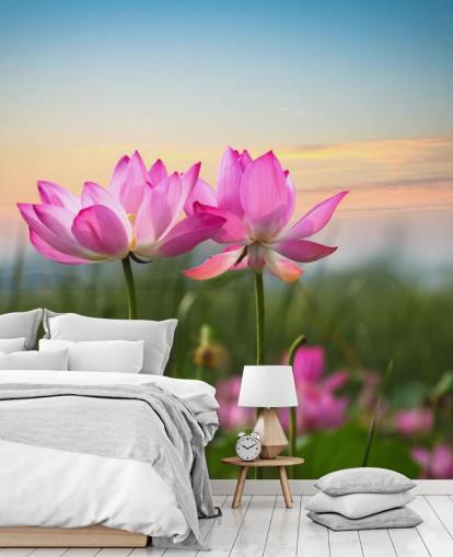 Decorazione murale con fiore di loto rosa in un campo