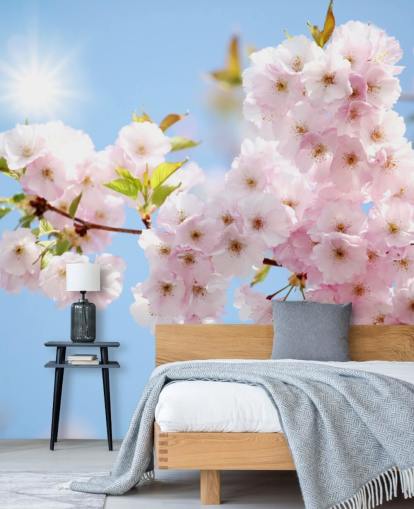 rosa och blå blomma tapet väggmålning kallad Blossom mot en blå himmel för sovrum, badrum och kök