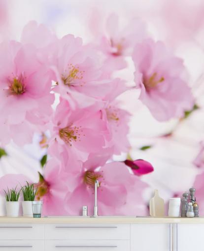 carta da parati murale floreale rosa e bianca chiamata Japanese Cherry Tree in Blossom per camere da letto