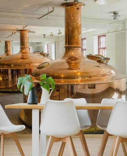 Kopparbehållare på bryggeri Bakgrund