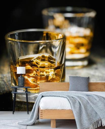 Decorazione murale con whisky e ghiaccio Decorazione murale con whisky e ghiaccio