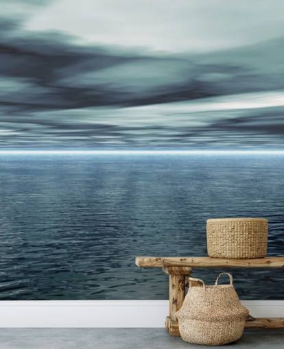 Bewolkte grijze lucht en kalme oceaanbehang Bewolkte grijze lucht en kalme oceaanbehang