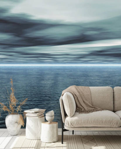 Skyet Grå Himmel og Rolig Ocean Bakgrunn