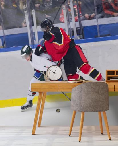 levendige ijshockeymuurschildering genaamd Ice Hockey Heavy Tackle voor kinderkamers en hockeyclubs