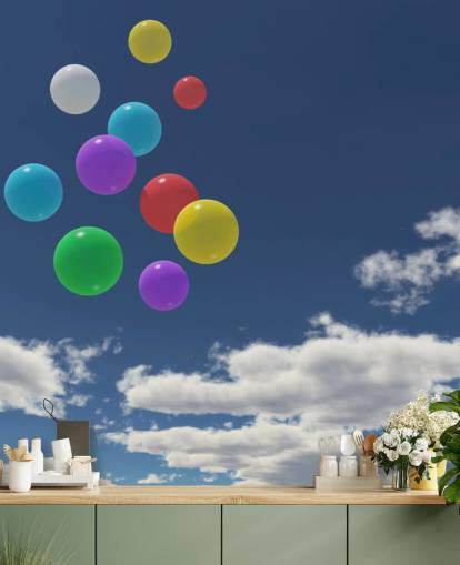 Kleurrijke ballonnen tegen blauwe luchtmuurschildering