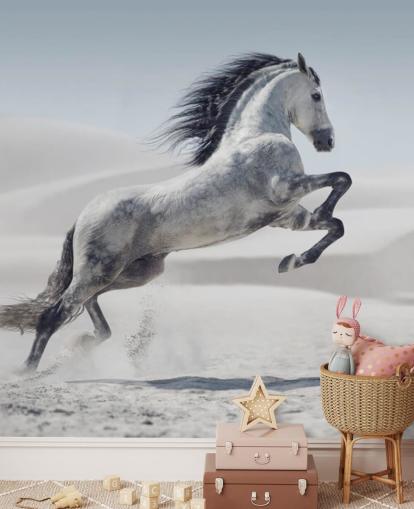 Caballo blanco saltando en el fondo de pantalla de paisaje nevado