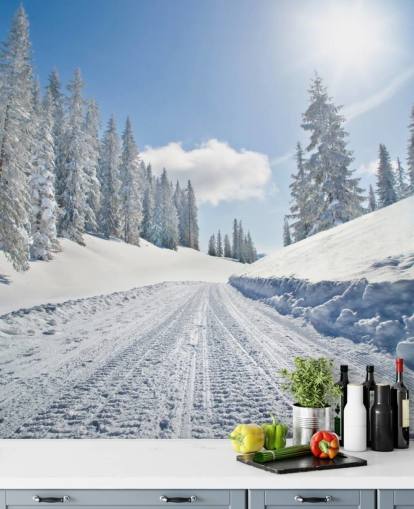 Leere schneebedeckte Straße Wallpaper