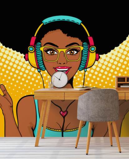 chica afroamericana con afro usando auriculares papel tapiz pop art