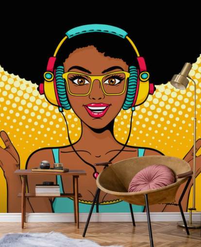 garota afro-americana com afro usando fones de ouvido pop art papel de parede