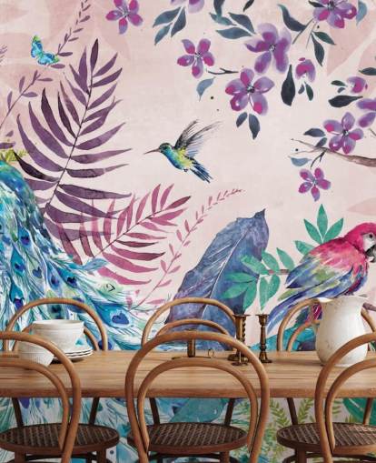 carta da parati murale con pavone tropicale viola e blu chiamato Tropical Peacock di Di Brookes per camere da letto e salotti