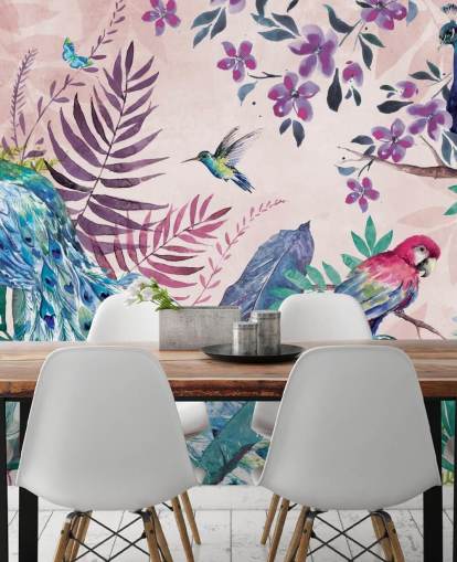 carta da parati murale con pavone tropicale viola e blu chiamato Tropical Peacock di Di Brookes per camere da letto e salotti