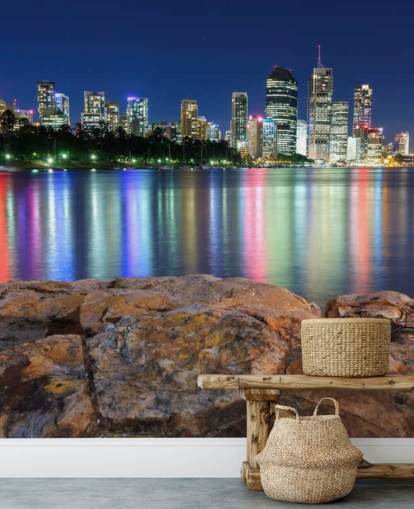 brisbane en la noche reflejando colores en papel tapiz de agua