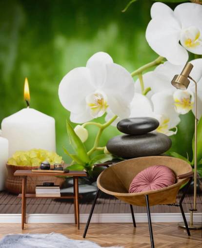 Weiße Orchideen mit Kieseln und Kerzen Fototapete Weiße Orchideen mit Kieseln und Kerzen Fototapete