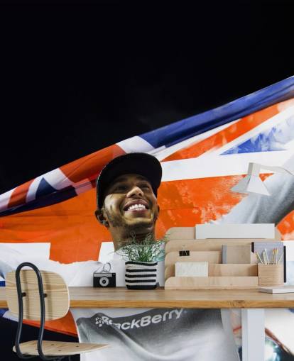mural de papel pintado personalizable de Lewis Hamilton llamado Lewis Hamilton Abu Dhabi 14