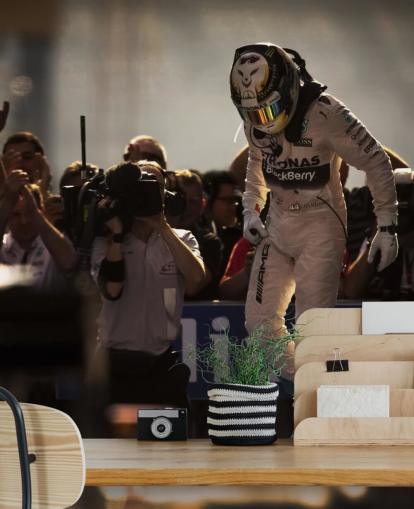 Lewis Hamilton Jumping Baggrund