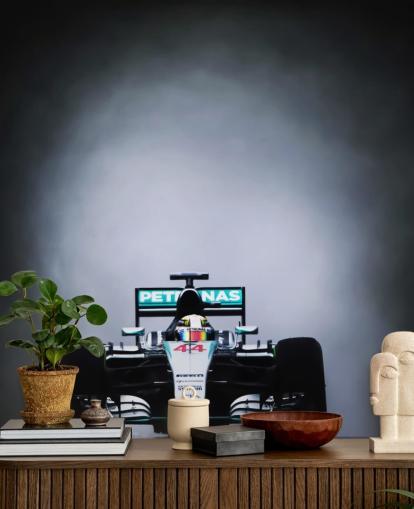 tumma muokattava formula 1 -taustakuvamaalaus nimeltä Lewis Hamilton Malaysia 2015 makuuhuoneisiin, kotitoimistoihin ja ihmisluoliin