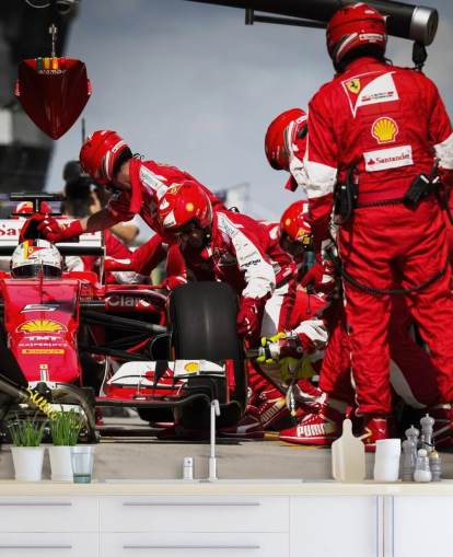 carta da parati murale rossa personalizzabile con formula uno chiamata Sebastian Vettel Malaysia 15 per camere da letto e uffici domestici carta da parati murale rossa personalizzabile con formula uno chiamata Sebastian Vettel Malaysia 15 per camere da letto e uffici domestici
