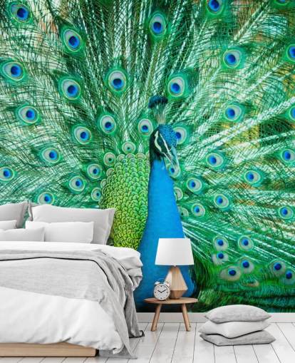 Decorazione murale con ritratto di pavone con piume 