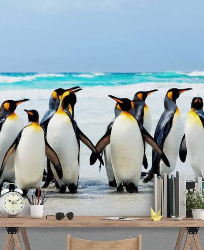 helder aanpasbaar pinguïnbehang genaamd Kings of the Beach voor kinderkamers en kantoren helder aanpasbaar pinguïnbehang genaamd Kings of the Beach voor kinderkamers en kantoren